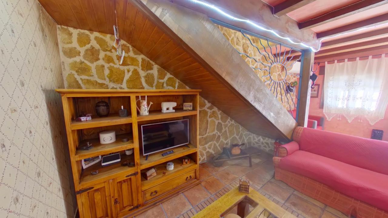 Ruralrut-El Tiemblo Wifi, Cabina De Hidromasaje, Aire Acondicionado Y A Pocos Metros De Zonas De Bano Naturales เอลเตียมโบล ภายนอก รูปภาพ